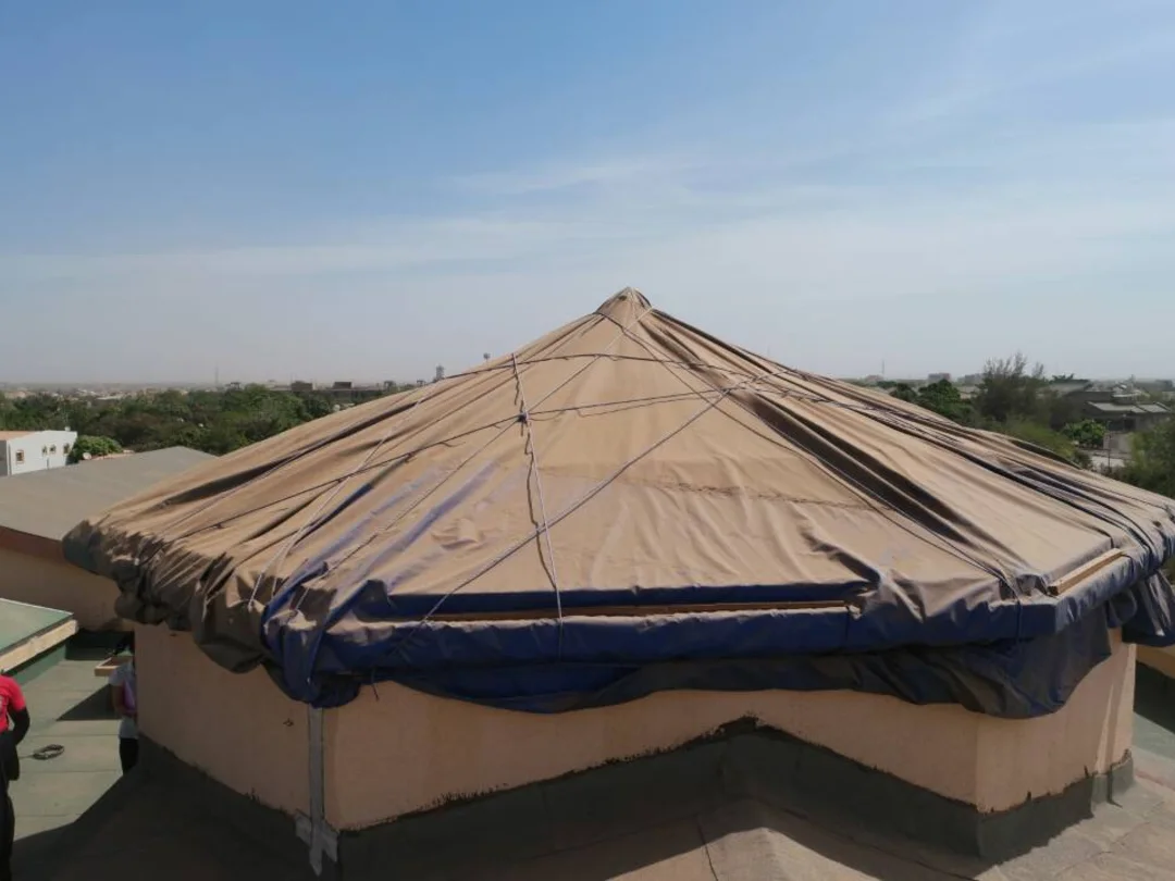 Before treatment: Embassy of Japan glass roof: the worn tarpaulin replaced by a ThermBlock treatment